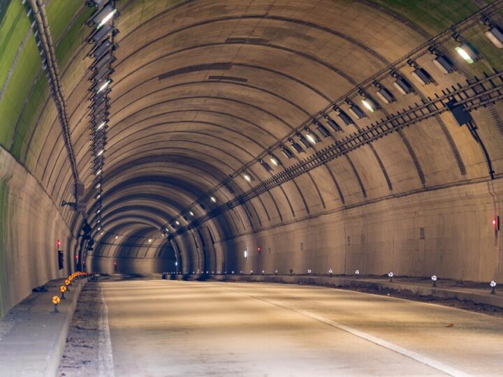 Nowoczesny tunel w Rembertowie: koniec korków i większe bezpieczeństwo!