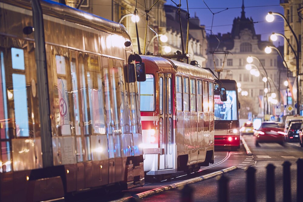 Warszawskie tramwaje wracają na pl. Zawiszy! Nowe prace czekają na Mokotowie i Woli