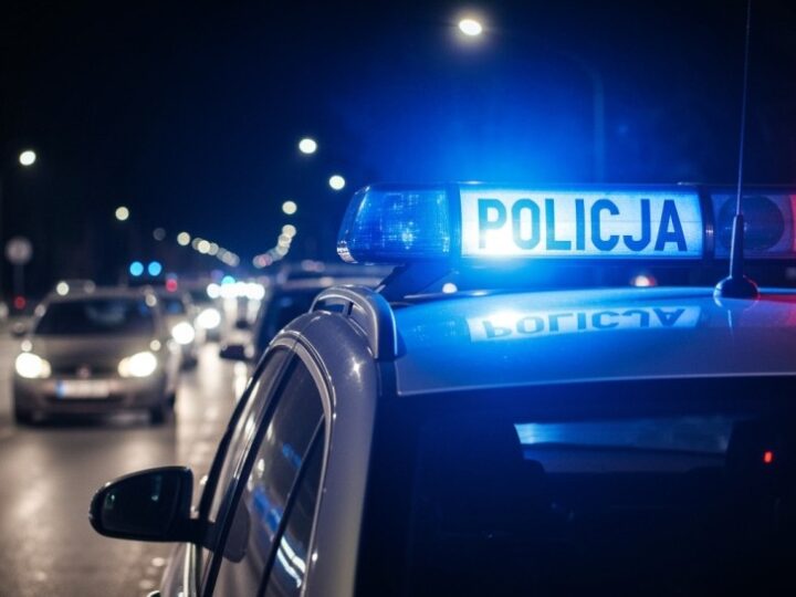 Agresywny napastnik z nożem w sklepie w Ursusie: Klient uratował sytuację!