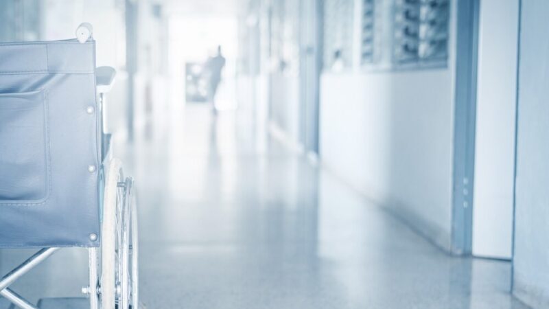 Ciężkie plecaki w szkołach: GIS podejmuje walkę o zdrowie dzieci!