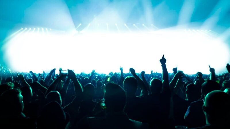 Lust For Youth znów w Warszawie: Zarezerwuj bilety na niezapomniany koncert!