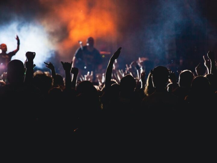 Ochota w rytmie kultury: Koncerty, które jednoczą mieszkańców!