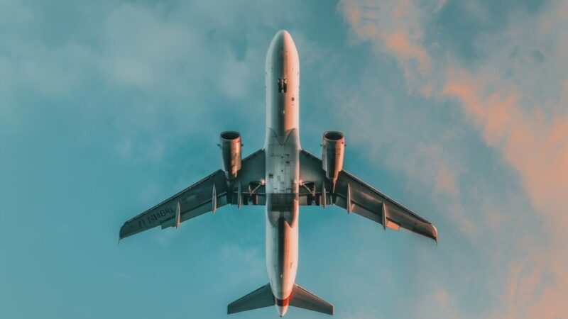 Warszawa-Radom: Lotnisko wznawia działalność i otwiera nowe możliwości po katastrofie F-16