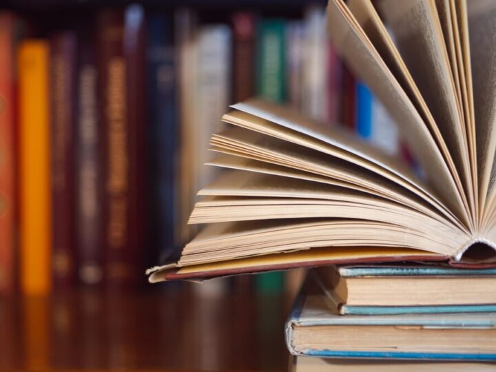 30 lat biblioteki: podróż przez dekady i przyszłość!
