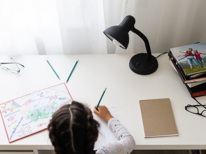 Naukowe Szaleństwo z Panem Kleksem: Eksperymenty dla Małych Odkrywców!