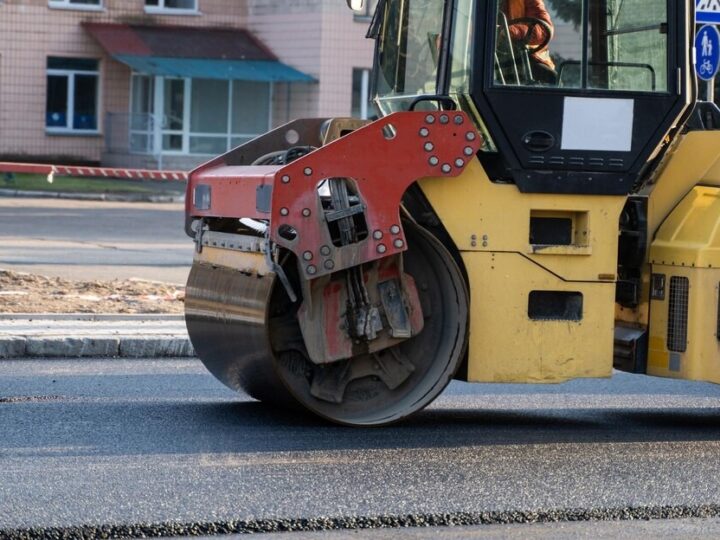 Finałowe frezowanie ul. Marszałkowskiej: Nowa jakość komunikacji w sercu Warszawy!