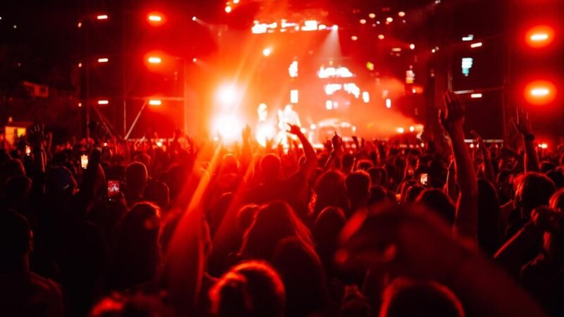 Królewski Festiwal Światła w Wilanowie: Muzyczne emocje i spektakularne iluminacje czekają!