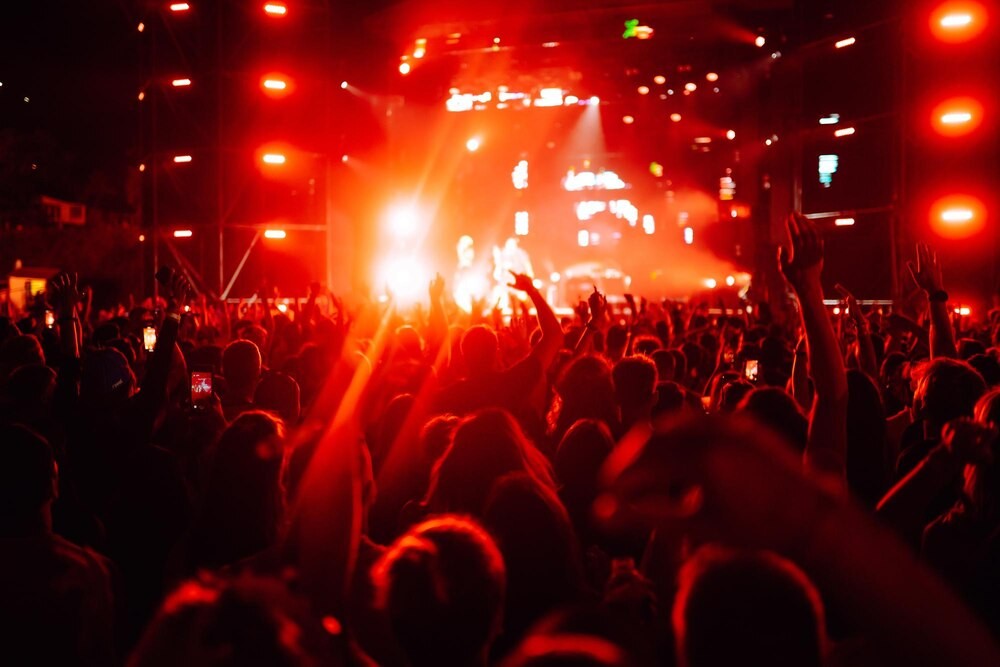 Królewski Festiwal Światła w Wilanowie: Muzyczne emocje i spektakularne iluminacje czekają!