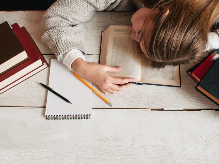 Kropkowe szaleństwo: Kreatywne warsztaty dla małych artystów w Bibliotece Włochy