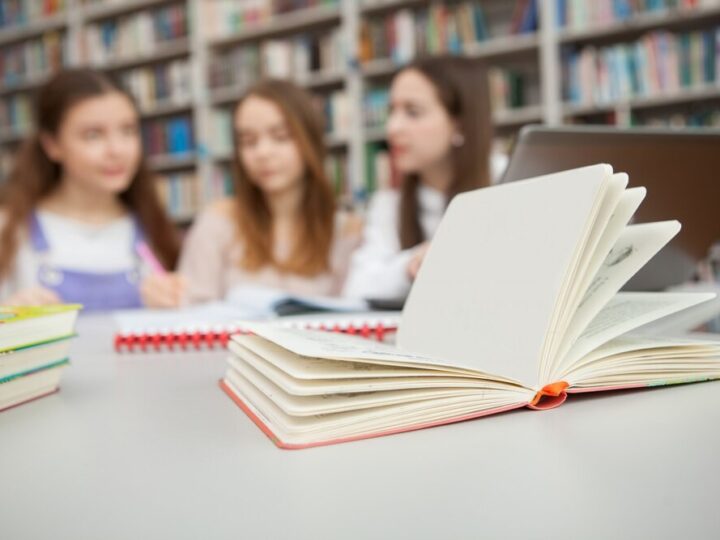 Nowy Rok Akademicki na Uniwersytecie Trzeciego Wieku w Wawrze: Odkryj Pasję i Wiedzę!