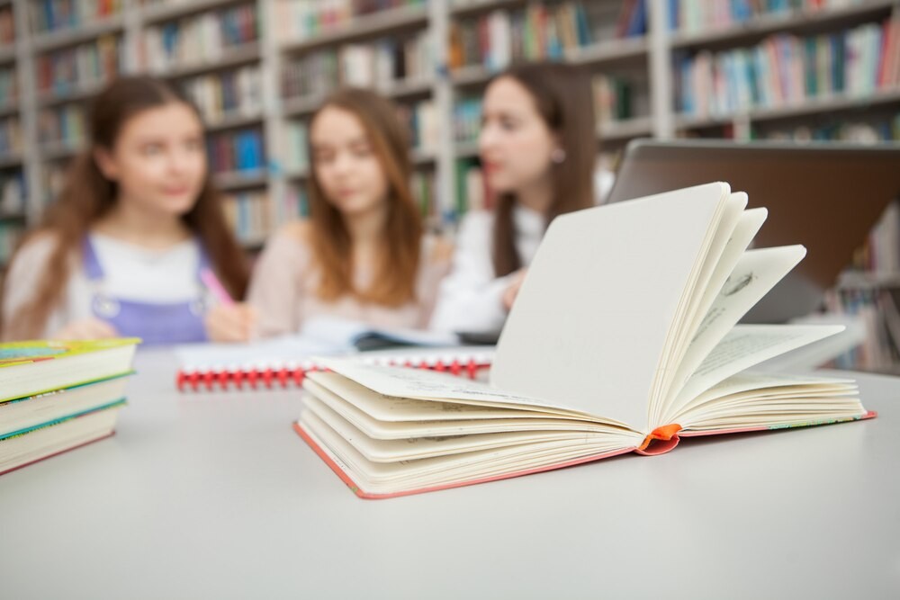 Nowy Rok Akademicki na Uniwersytecie Trzeciego Wieku w Wawrze: Odkryj Pasję i Wiedzę!