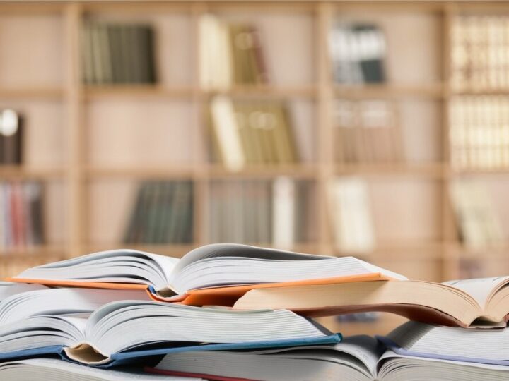 Poezja w sercu nocy: magiczne spotkanie w Bibliotece Mokotowa