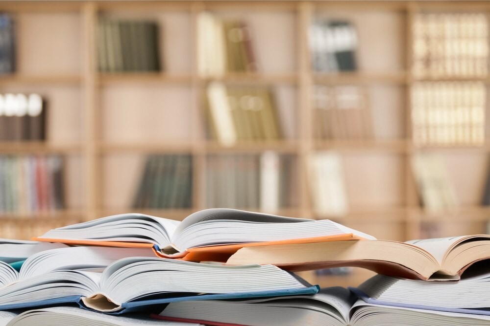 Poezja w sercu nocy: magiczne spotkanie w Bibliotece Mokotowa