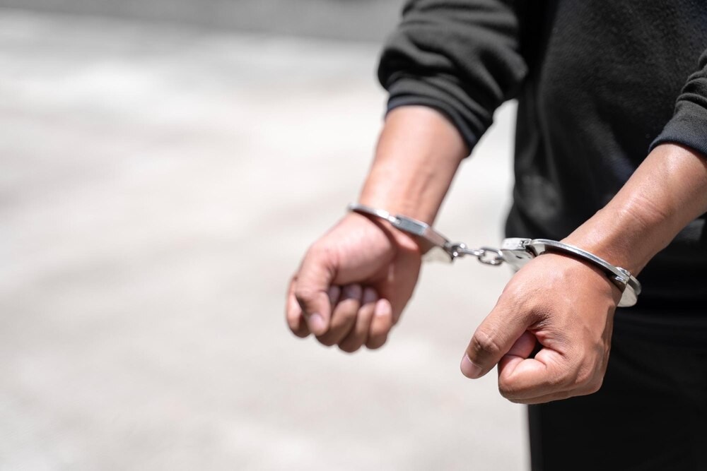 Czerwony alarm: Policja zatrzymała poszukiwanego przez Interpol przestępcę w Bemowie