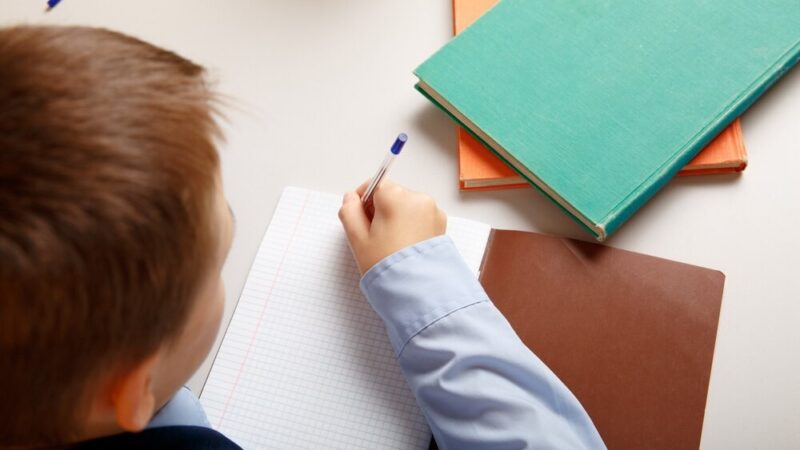 Odkryj, jak pomóc dziecku w adaptacji do szkoły – nowy odcinek podcastu już dziś!