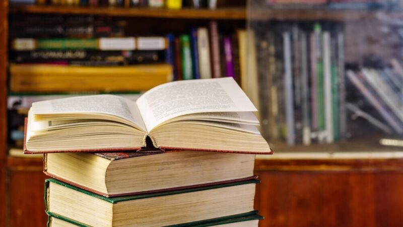 Twórcze echa jesieni: warsztaty artystyczne dla młodych w bibliotece