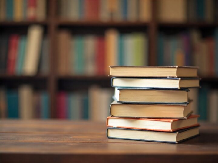 Nowa wrzutnia biblioteczna na ul. Astronautów – oddawaj książki 24/7!