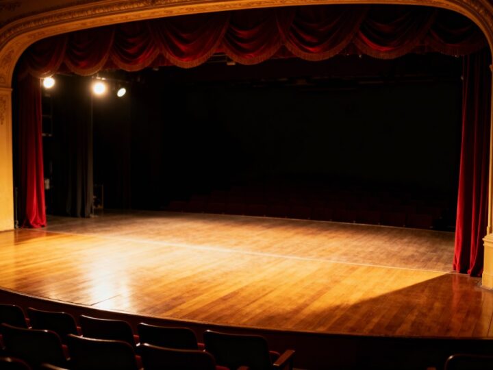 Zgłoś swoją nastolatkę do Wawerskiego Festiwalu Teatralnego i odkryj jej talent!