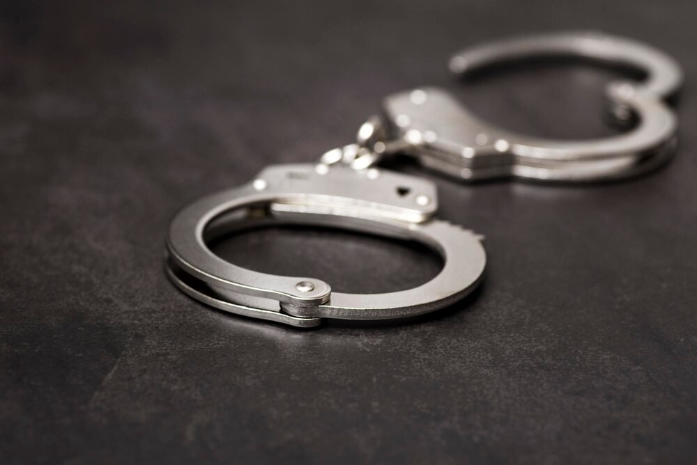 Próba gwałtu na przystanku – kobieta ocalała dzięki odwadze