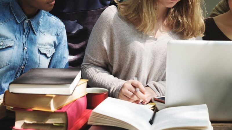 Tańcz i ćwicz za darmo! Zajęcia dla seniorów na Ursynowie startują 18 listopada!