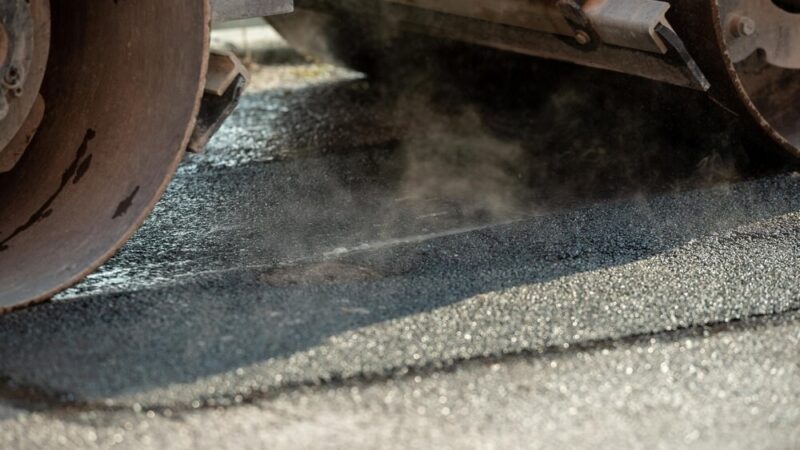 Nowe, bezpieczniejsze przejścia dla pieszych w al. Komandosów!