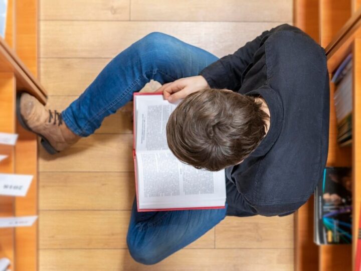 Biblioteka dla wszystkich: Jak stworzyć przestrzeń przyjazną dzieciom w spektrum autyzmu?