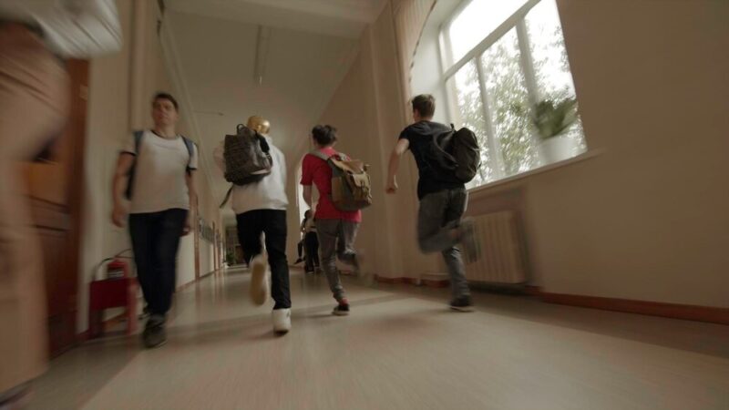 Młodzi budowniczowie z Ochoty tworzą ekologiczne schronienia dla owadów