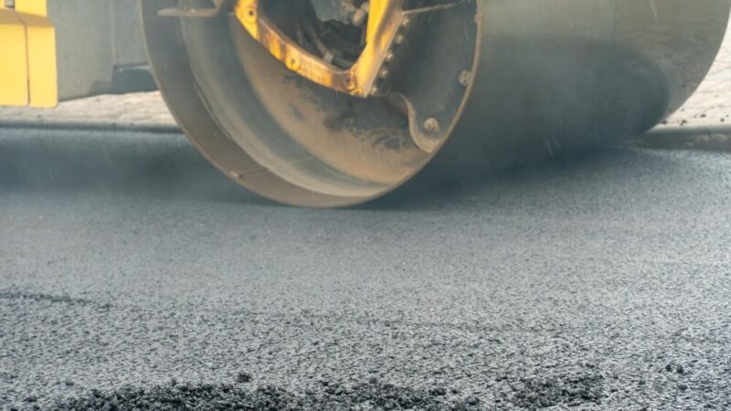 Asfaltowe zmiany na alei Krakowskiej: Utrudnienia w weekend!