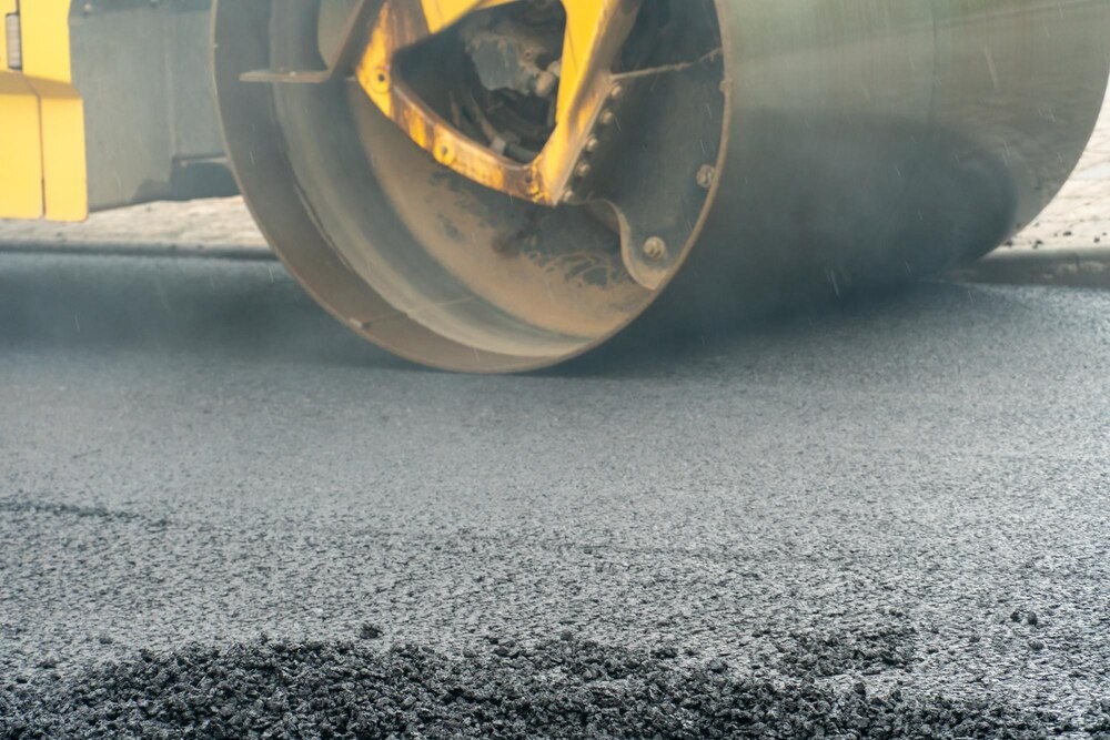 Asfaltowe zmiany na alei Krakowskiej: Utrudnienia w weekend!