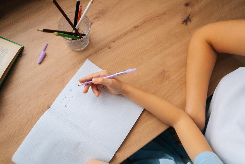 Wycinanki i folklor: Kreatywne warsztaty z Marianną Oklejak w Mokotowie