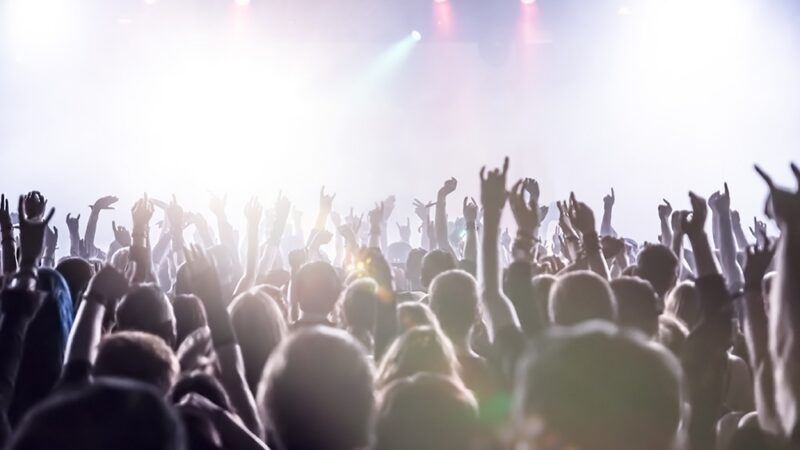 Jazzowe widowisko z wizualizacjami: wieczór z Arturem Dutkiewiczem w Kamedulskich!