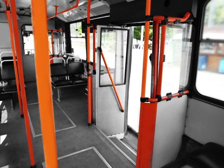 Zmiany w komunikacji miejskiej podczas listopadowego weekendu