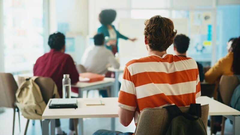 Nauka przez zabawę: Dzieci odkrywają fascynujący świat na warsztatach w Białołęce