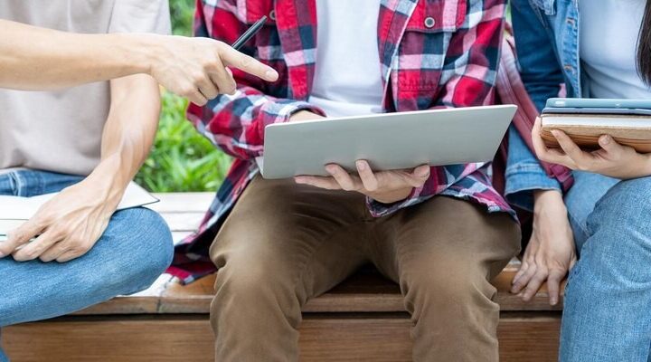 Młodzi innowatorzy z Pragi-Południe zachwycają pomysłami na finale Startup School