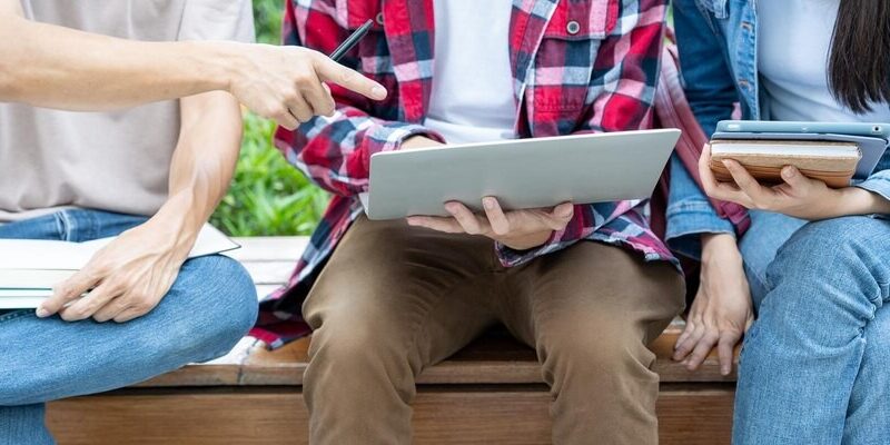 Młodzi innowatorzy z Pragi-Południe zachwycają pomysłami na finale Startup School