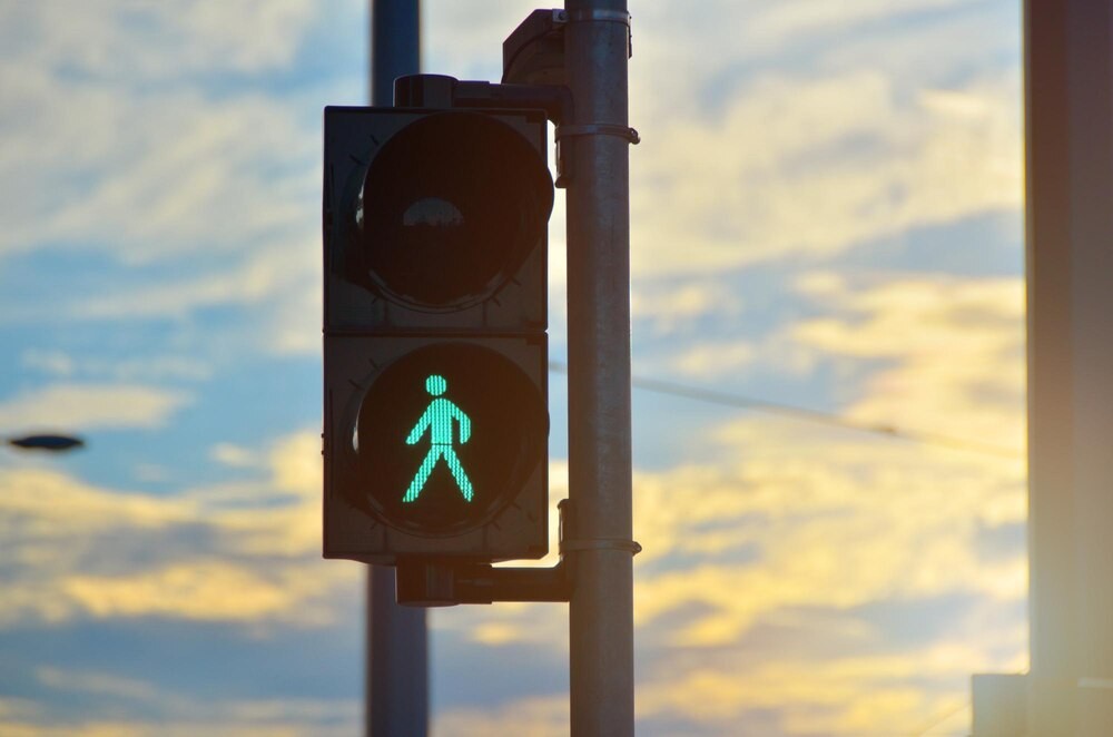 Nowe światła na ul. Powstańców Śląskich: Bezpieczniej dla pieszych!