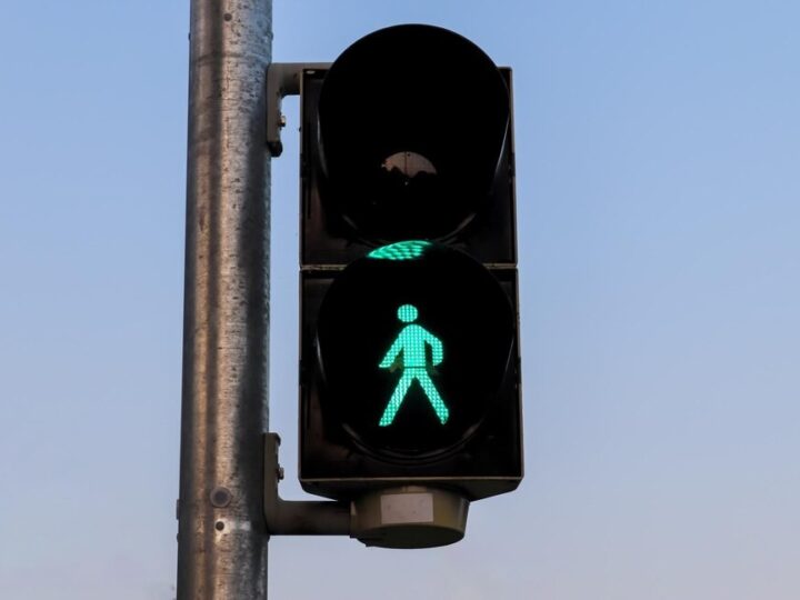 Bezpieczna zebra na ul. Wołoskiej – piesi mogą przechodzić na nowo!