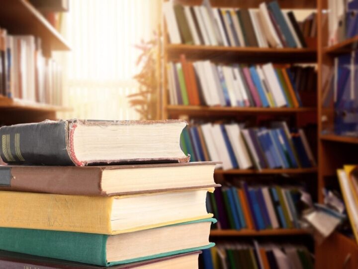 Ursynoteka odkrywa magię książek: dołącz do „Story Time” i „Es hora del cuento”!