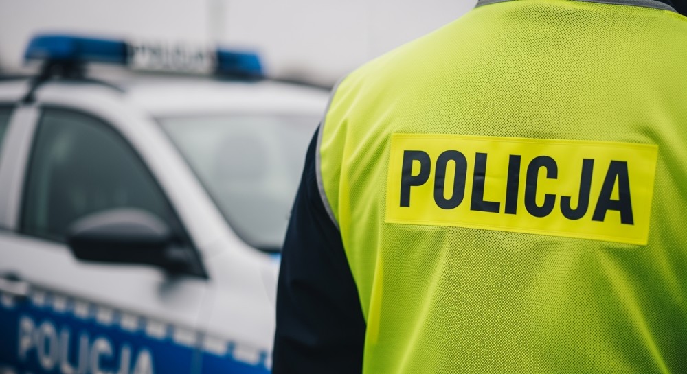 Mężczyzna w Audi pędził 200 km/h: Policja ujawnia niebezpieczne zachowania na S7!