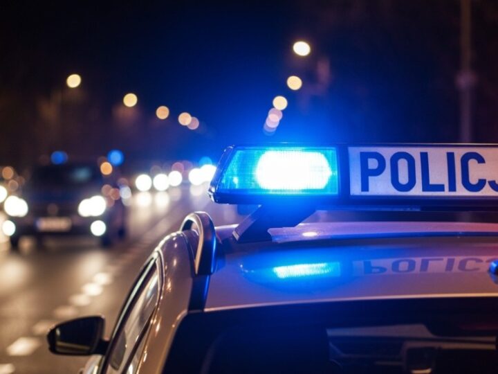 Policja w poszukiwaniu mężczyzn związanych z szpiegostwem i terroryzmem