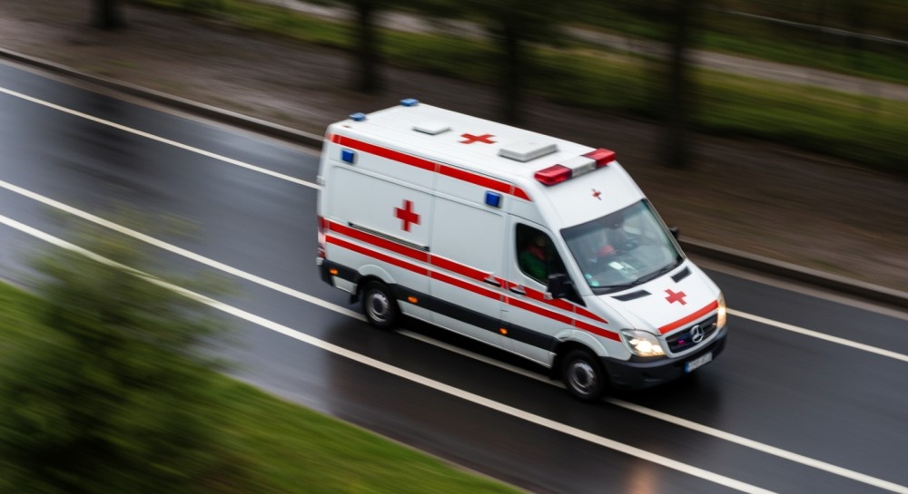 Szybka akcja policji ratuje życie mężczyzny podczas zgromadzenia