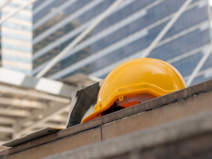 Nowa hala sportowa i boisko w Pradze Północ – postępy, które zachwycają!