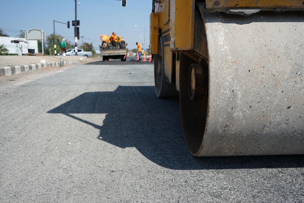 Opóźnienie prac na ul. Paderewskiego: zmiany w organizacji ruchu wstrzymują inwestycję