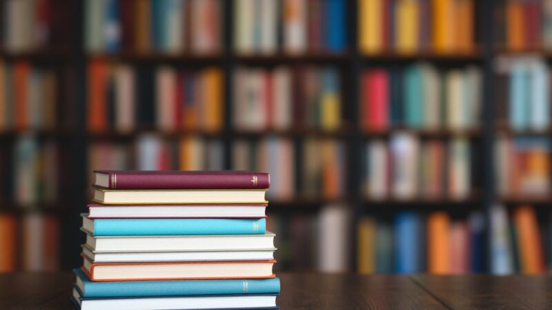 Odkryj Falenicę: Historyczny spacer z biblioteką!