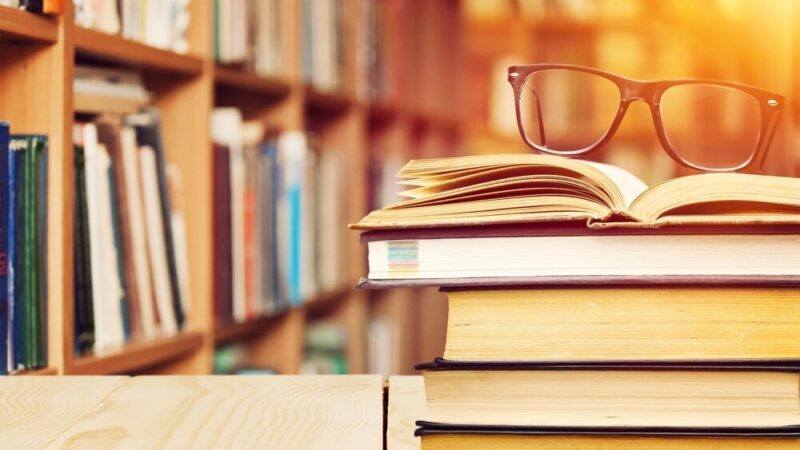 Barbara Wysoczańska: Odkryj pasje i nowe horyzonty literackie w Żoliborzu