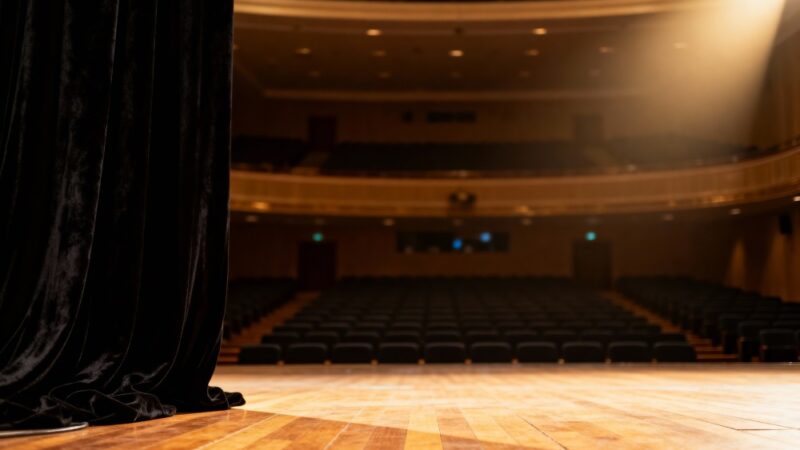 Galimatias Ursynowski: Teatralne Emocje na Wyciągnięcie Ręki!