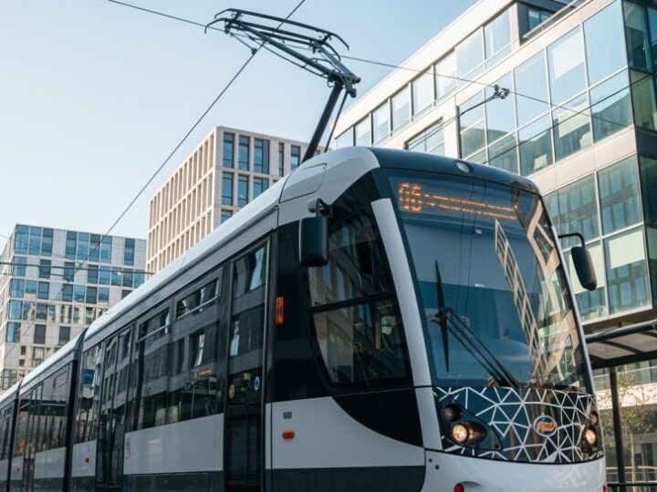 Remont torów na rondzie Wiatraczna: Zmiany w kursowaniu tramwajów!