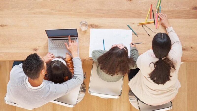 Moc umysłu: Seniorzy w akcji na Żoliborzu!