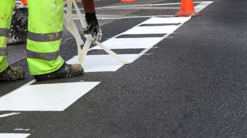 Utrudnienia na Romera: Awaryjna naprawa jezdni trwa!