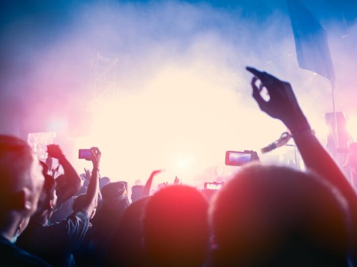 Wolność w sztuce: Poetycko-muzyczny spektakl na Święto Niepodległości